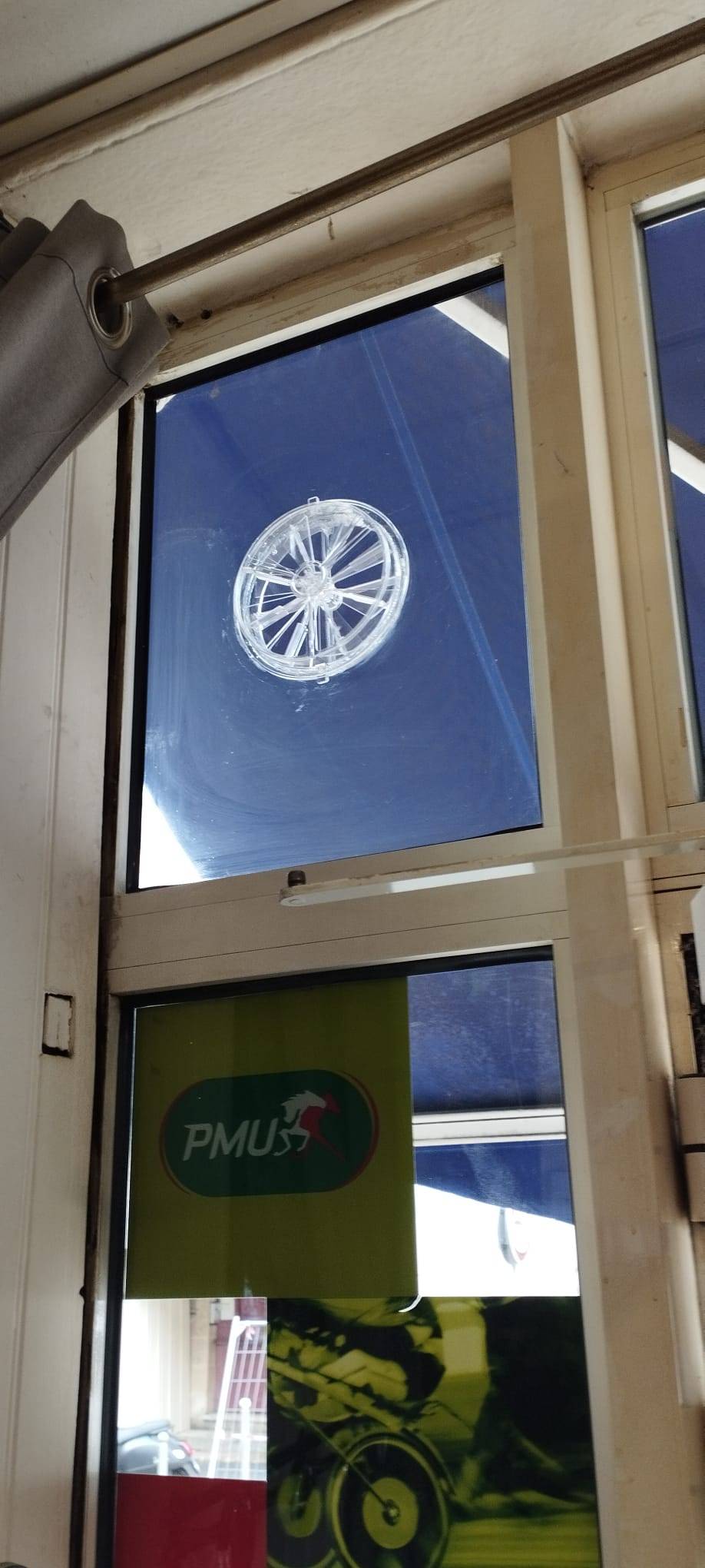 Devis pour pose d'un verre avec un autogyre : Direct Ouverture, votre spécialiste vitrerie à Bordeaux centre