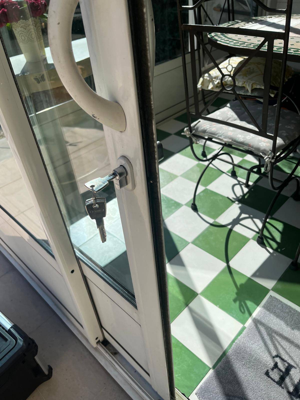 Ouverture baie coulissante et changement de cylindre à Bordeaux Caudéran, Direct ouverture Bordeaux, spécialiste véranda et devis gratuit