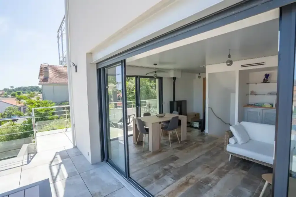 baie vitree bordeaux