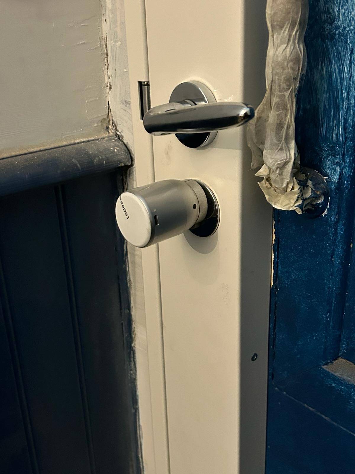 Serrurier Merignac, Remplacement d'une serrure par une serrure Picard carénée 5 Pts avec cylindre motorisé Tedee à Merignac chemin long