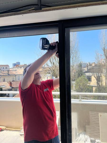 Dépannage serrurerie et rideaux métalliques à Bordeaux et CUB, Urgence, sécurité renforcée et expertise Direct Ouverture Bordeaux