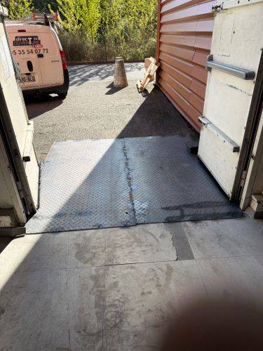 Pose de tôles américaines à Bègles, Solution sur mesure pour accès transpalettes en entreprise : Intervention pour professionnels Bordeaux Bègles