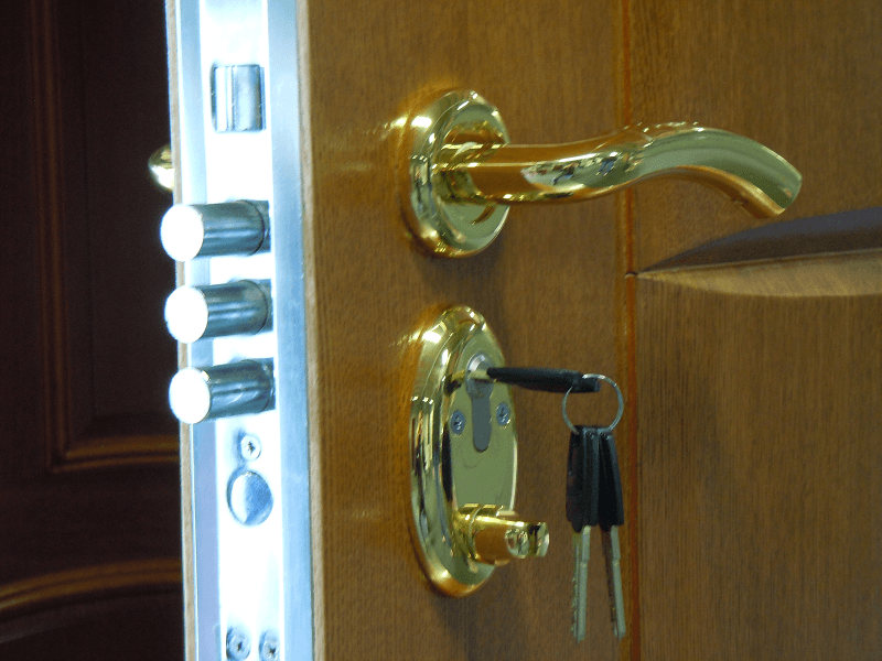 réparation porte bordeaux