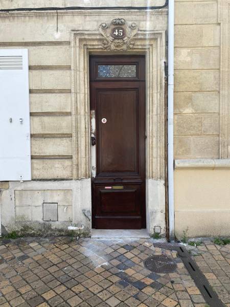 Pose d'une serrure 7 points ultra sécuritaire sur Bordeaux : Direct ouverture votre serrurier local