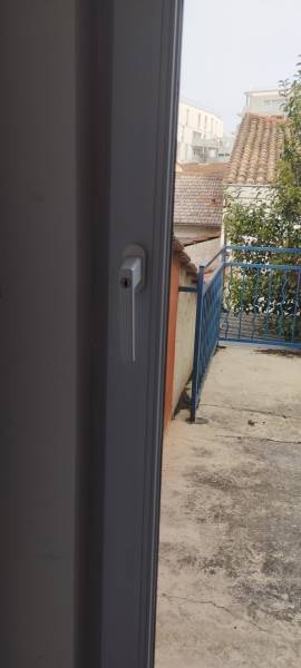 Remplacement en urgence de crémone à Mérignac : intervention rapide par serrurier expert Direct Ouverture